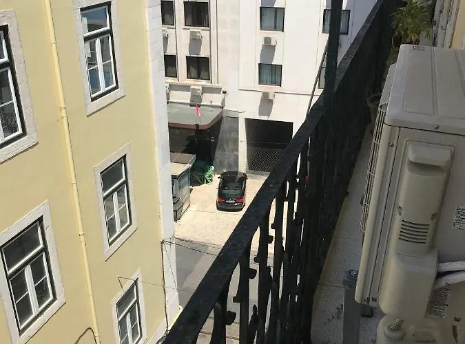 Affittacamere Pensao Praca Da Figueira 3*