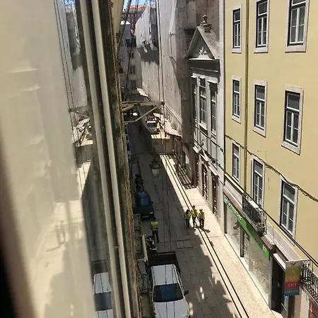 Pensao Praca Da Figueira Гостевой дом