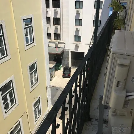 Гостевой дом Pensao Praca Da Figueira 3*