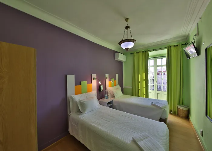 菲盖拉广场公寓 招待所 3*