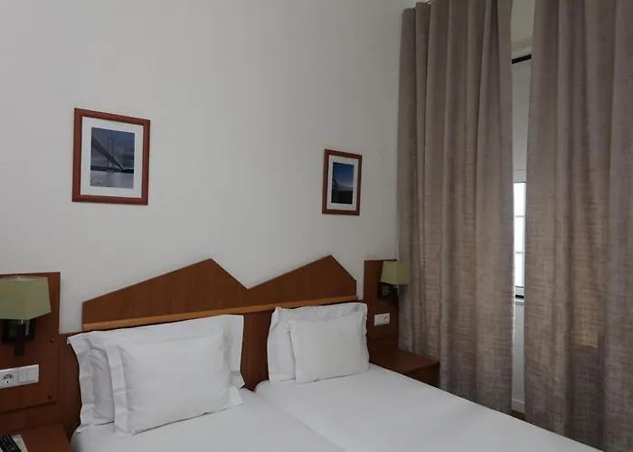 菲盖拉广场公寓 3*