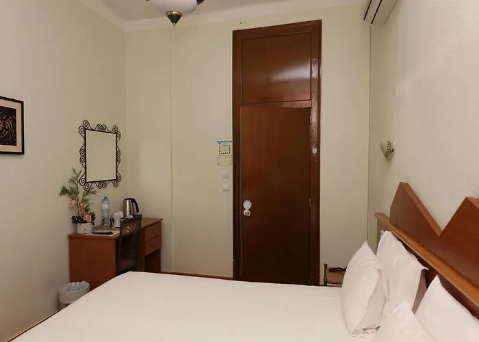 菲盖拉广场公寓 招待所 3*