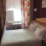 Гостьовий будинок Pensao Praca Da Figueira Лісабон