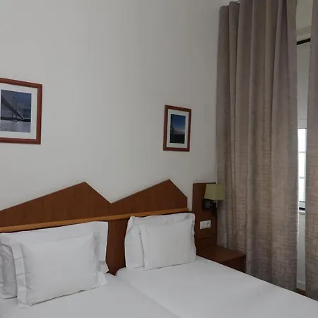 ペンサオ プラカ ダ フィギュエリラ 3*